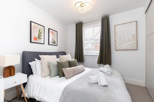 Modern Apartment By Historic Gloucester Quays