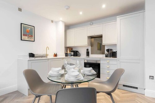 Modern Apartment By Historic Gloucester Quays
