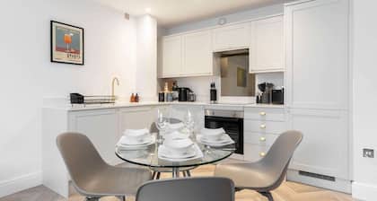 Modern Apartment By Historic Gloucester Quays