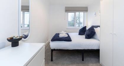 Peaceful 3-Bed Home in Tivoli