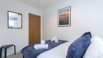 3 slaapkamers, een strijkplank/strijkijzer, reisbedje, gratis wifi