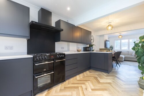 Peaceful 3-Bed Home in Tivoli