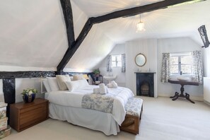4 chambres, fer et planche à repasser, lit parapluie, Wi-Fi gratuit