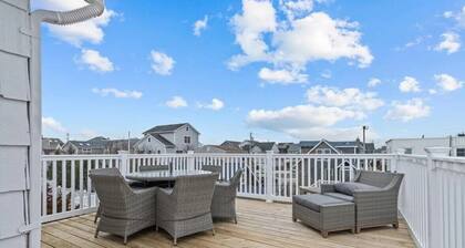 Normandy Beach Getaway! Spacious 2-Family Home. Perfect for Families & Friends