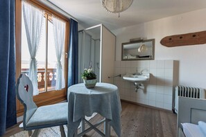 Shower, jetted tub, towels, soap