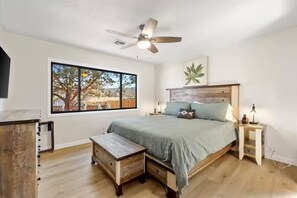 2 bedrooms, desk, iron/ironing board, travel crib