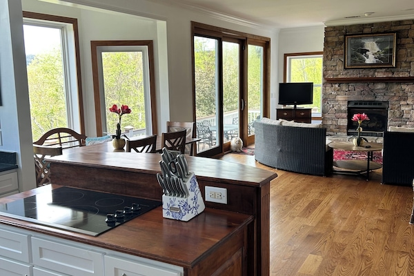 Cook top looks into dining and family room! Big views everywhere! 3,700 ft elev