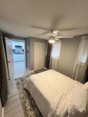 3 bedrooms, iron/ironing board, WiFi, bed sheets - Open Home Suites - 3 bed 1 bath (New Port Richey)