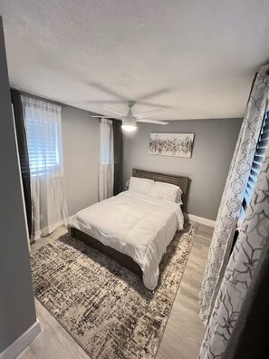 3 bedrooms, iron/ironing board, WiFi, bed sheets