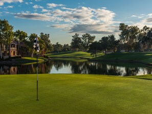 Golf - Stunning 3 bed/2.5 bath Overlooking Ocotillo Golf Course w/ Heated pool & Hottub (Chandler)