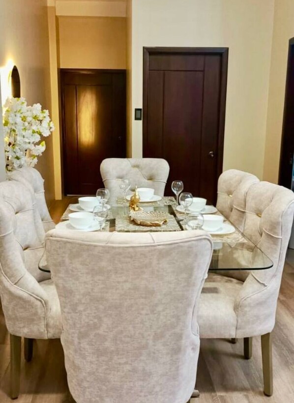 تناول الطعام