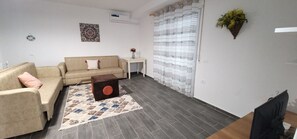 Family Apartment, Balcony, City View | Living area - PERLA 1 (Golem)