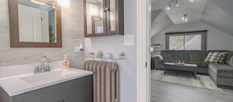 Relaxing Retreat in the Heart of Lombard + Laundry