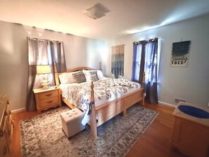 3 bedrooms, iron/ironing board, WiFi, bed sheets - Joy for your Journey - 3-bedroom house in peaceful Spartanburg w/ WiFi, Kitchen (Spartanburg)