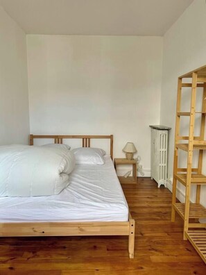 3 bedrooms, iron/ironing board, travel crib, WiFi
