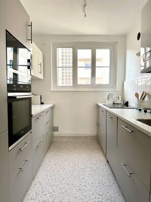 Fridge, microwave, oven, dishwasher