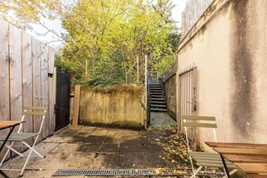 Outdoor dining - T1 with terrace near the spa (Royat)