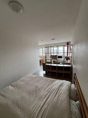 1 makuuhuone, silitysrauta/-lauta, vauvan matkasänky, Wi-Fi