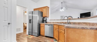 Warm & Charming 4-BR in the Heart of Southaven-Near Stateline, Silo Square.