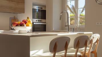 Micro-ondes, four, plaque de cuisson, lave-vaisselle