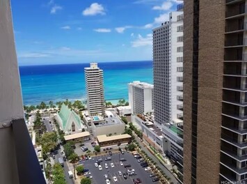 Lovely view from the lanai 🌺