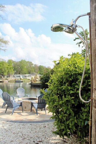 Entire Home Direct River Access Momma Marie’s