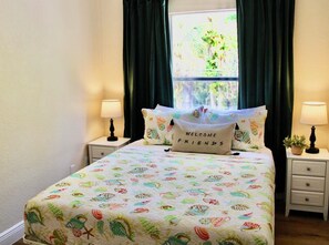 4 Schlafzimmer, Schreibtisch, Bügeleisen/Bügelbrett, Reisekinderbett
