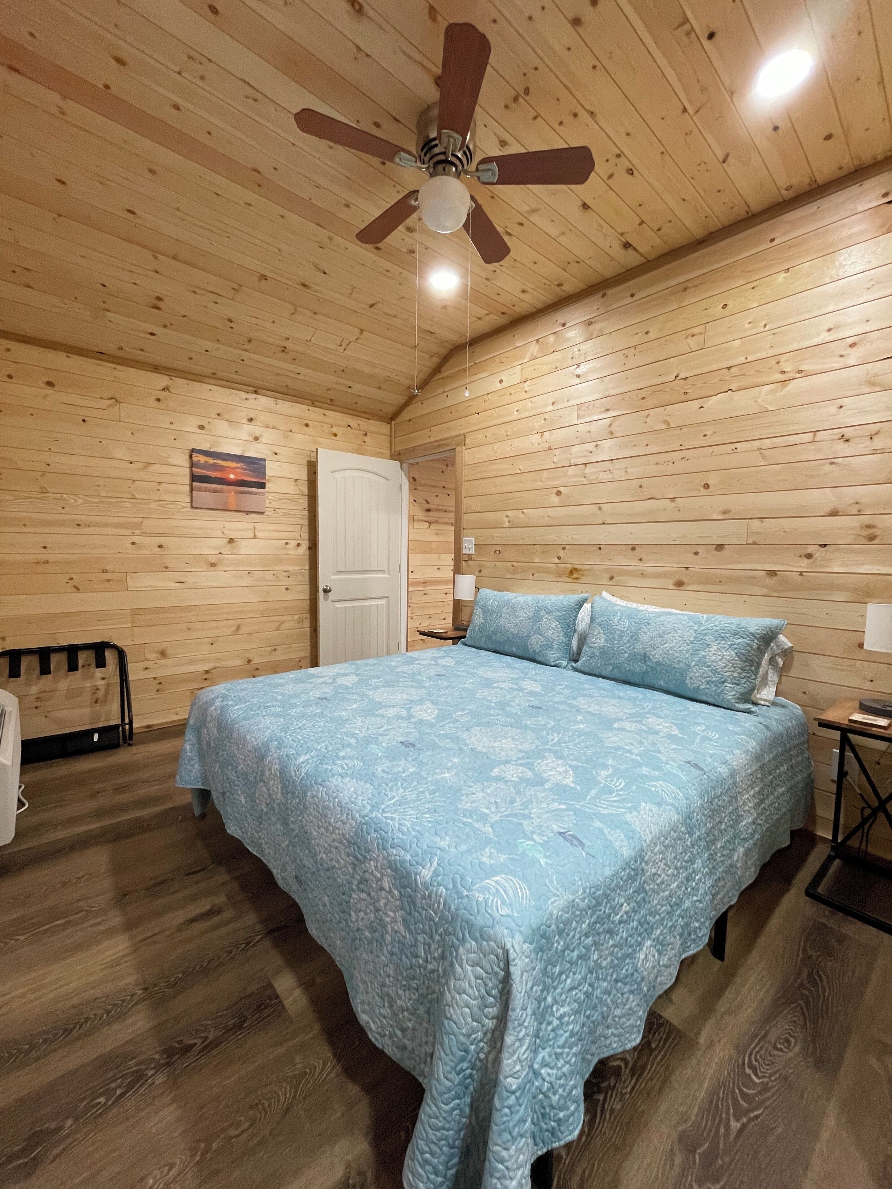 2 bedrooms, WiFi, bed sheets, wheelchair access