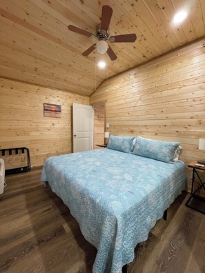2 bedrooms, WiFi, bed sheets, wheelchair access