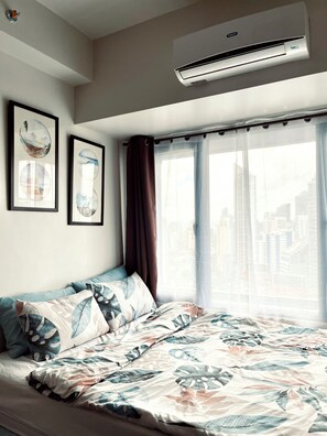 1 bedroom, desk, iron/ironing board, travel cot