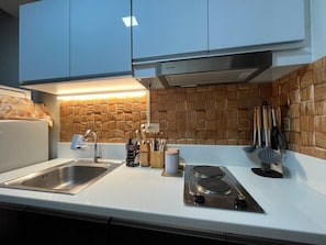 Fridge, microwave, stovetop, electric kettle