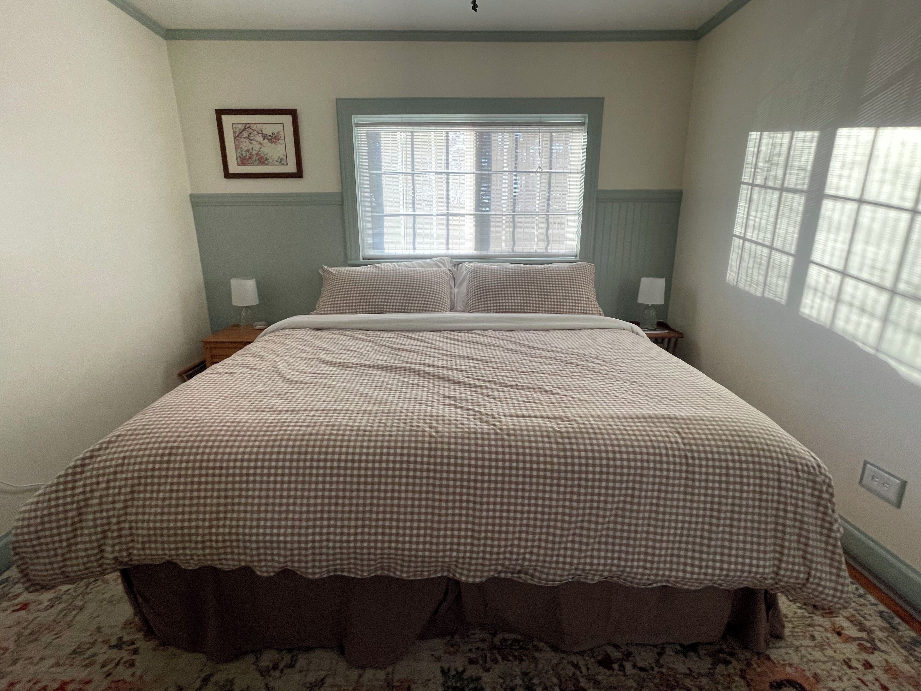 3 bedrooms, iron/ironing board, travel crib, free WiFi