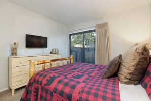 2 slaapkamers, een strijkplank/strijkijzer, gratis wifi, beddengoed