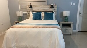 4 habitaciones, tabla de planchar con plancha, wifi y ropa de cama 