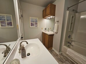 Shower, hair dryer, towels, soap - Large 3 Bedroom, 2 Bath Home, Premium Kitchen, Large Family & Living Rooms (Dayton)