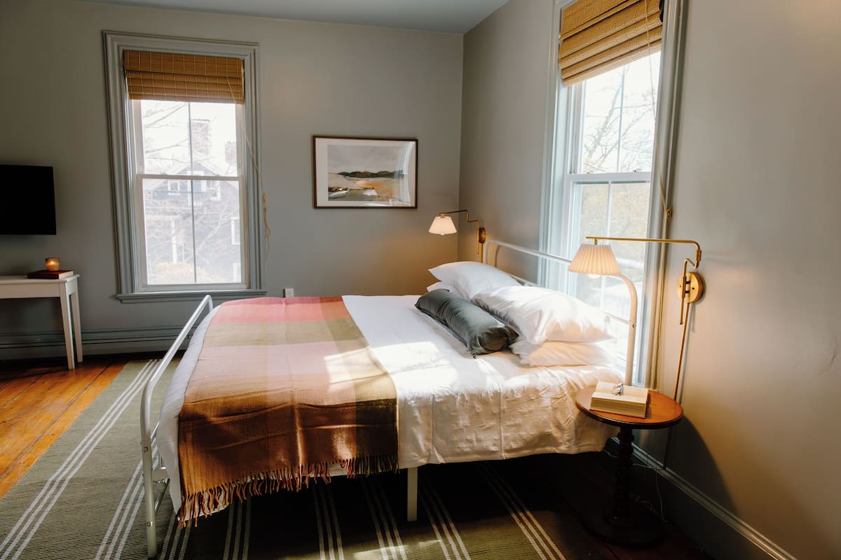 Room, 1 King Bed, Air conditioning, Garden View (WAINWRIGHT) | 1 bedroom, free WiFi