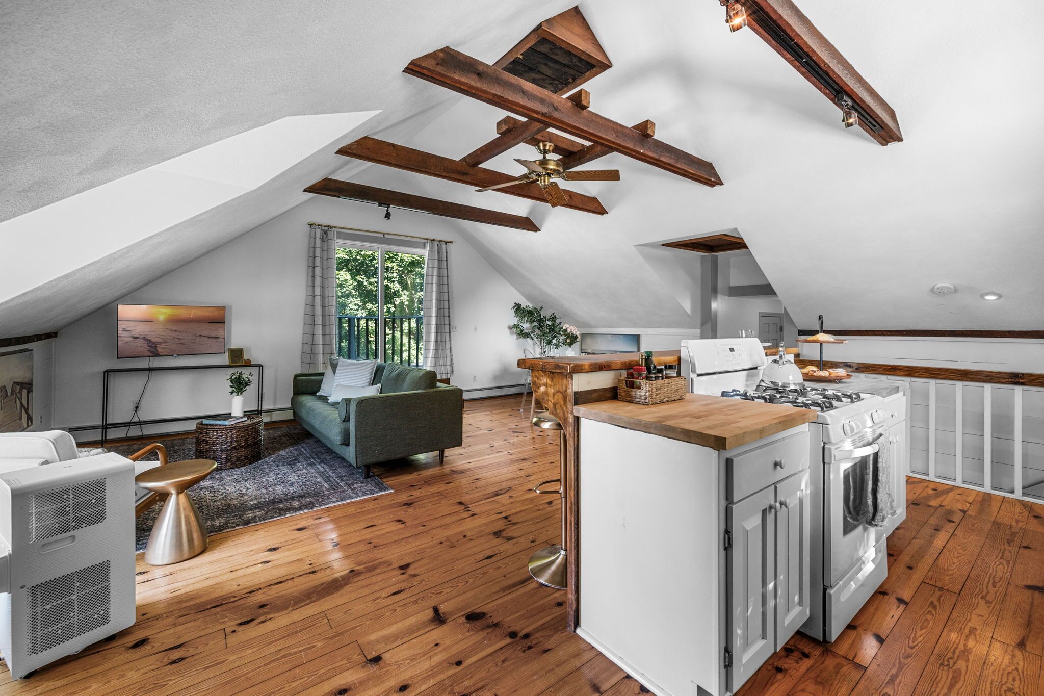 Apartment, Multiple Beds, Non Smoking, Air conditioning (STANIFORD QUARTERS- 2nd Floor) | Living area