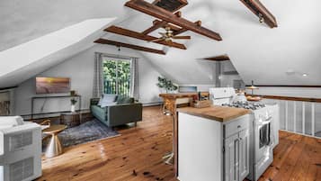 Apartment, Multiple Beds, Non Smoking, Air conditioning (STANIFORD QUARTERS- 2nd Floor) | Living area