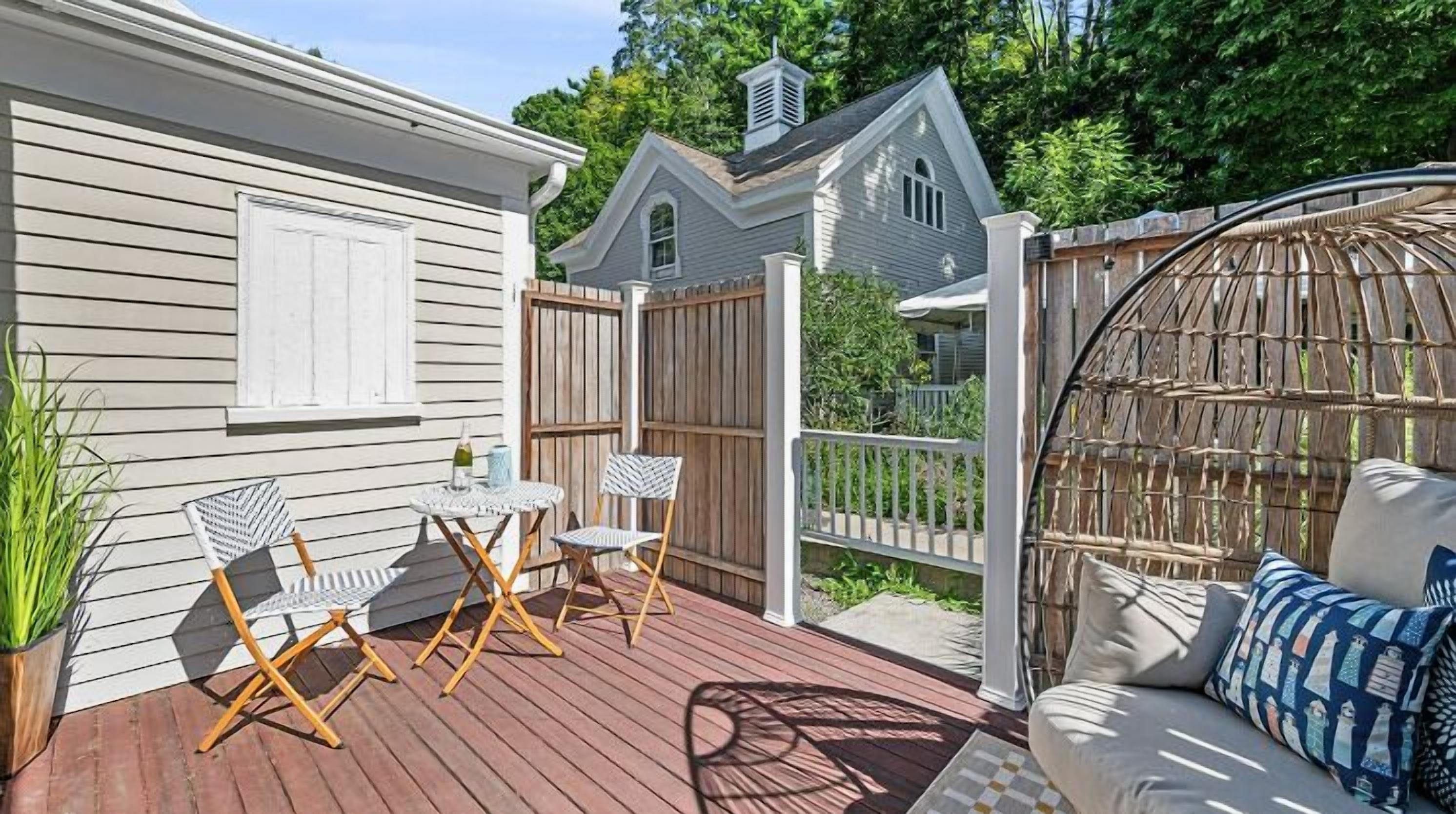 Apartment, 1 King Bed with Sofa bed, Non Smoking, Air conditioning (ICEHOUSE) | Terrace/patio