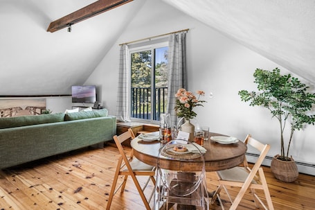 Apartamento, vĆ”rias camas, para nĆ£o fumantes, ar-condicionado (CARRIAGE APARTMENT) | Ćrea de estar