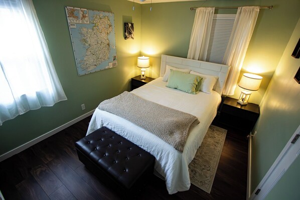 3 bedrooms, iron/ironing board, WiFi, bed sheets