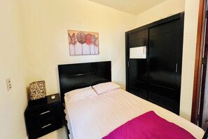 1 bedroom, WiFi (free), bed sheets - Inviting 1-bed Apartment in Hurgada (Makadi Bay)