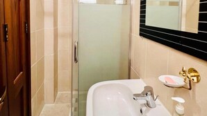 Shower, towels - Inviting 1-bed Apartment in Hurgada (Makadi Bay)