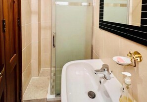 Shower, towels - Inviting 1-bed Apartment in Hurgada (Makadi Bay)