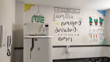 Fridge, microwave, stovetop, blender