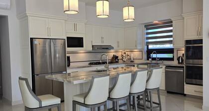 Exquisite Exclusive Elegant 4 Bdrm 6 bth heated pool moutain & golf course views