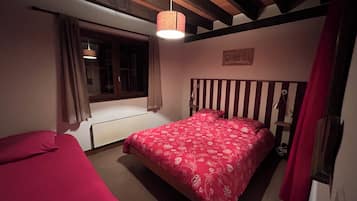 3 chambres, lit parapluie, Wi-Fi, draps fournis