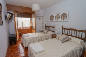 8 bedrooms, iron/ironing board, free WiFi, bed sheets