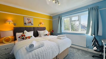 4 chambres, fer et planche à repasser, Wi-Fi, draps fournis