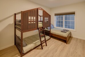 3 Schlafzimmer, Schreibtisch, kostenloses WLAN, Bettwäsche